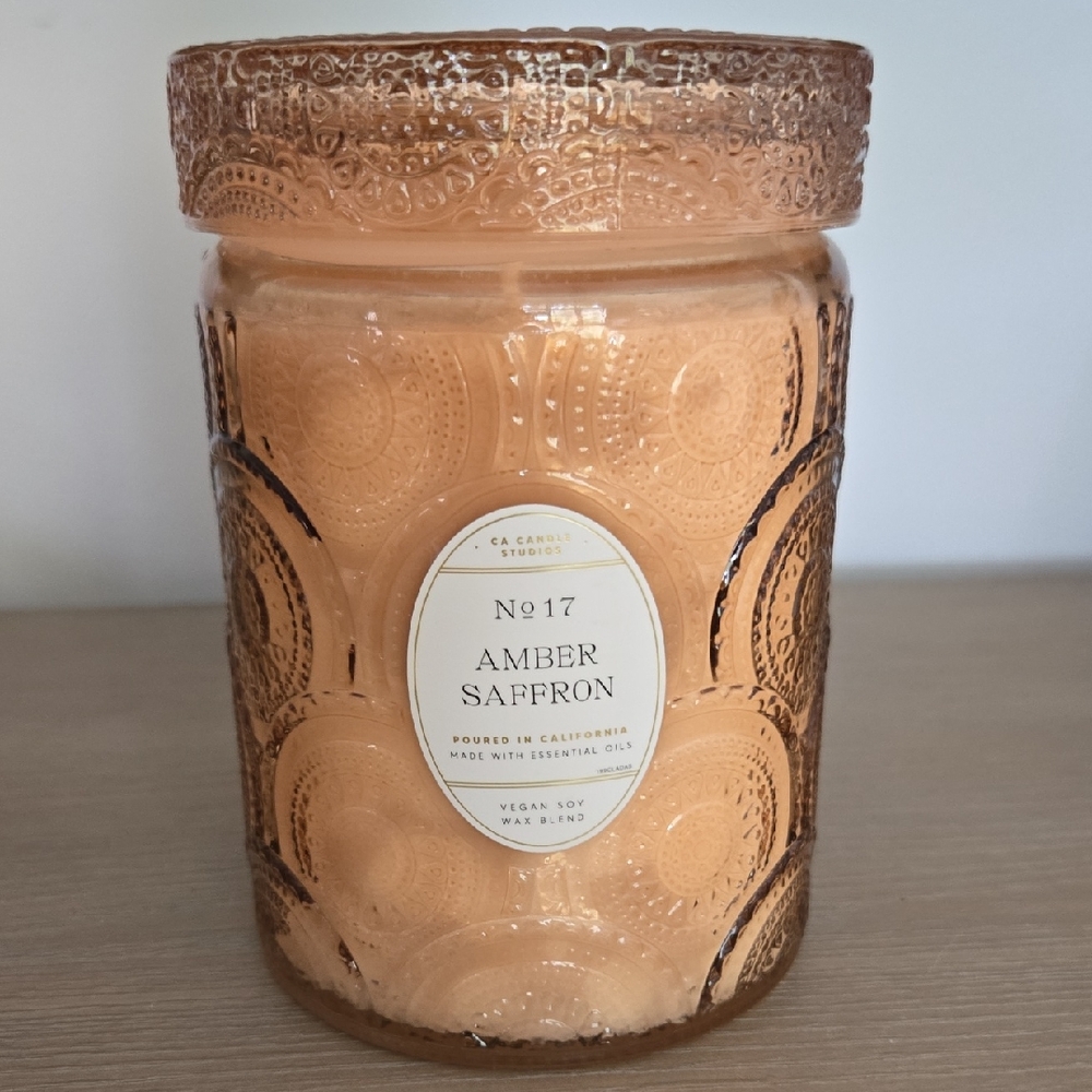 SOLD Viral Amber Saffron Scented Candle